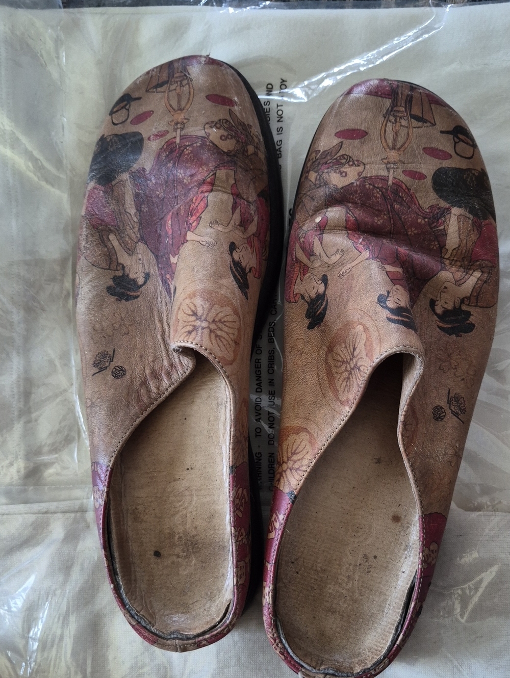 Women’s Leather Slip-On Mules in Taupe with Artistic Print